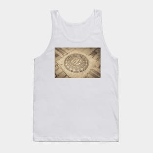 Circular historic Freedom Trail brass marker implanted in city pavement of Boston city Tank Top